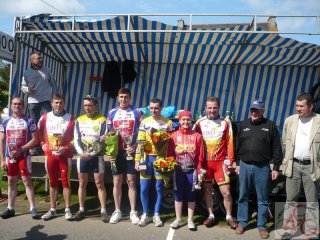 podium-1er-mai-2009.jpg