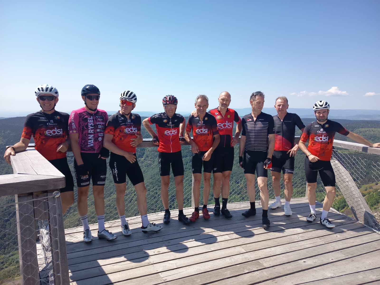 Un des groupes sur le Belvédère col de Meyrand ACG-Ardechoise-202640